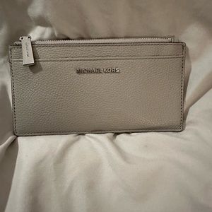Grey Michael Kors wallet in great condition